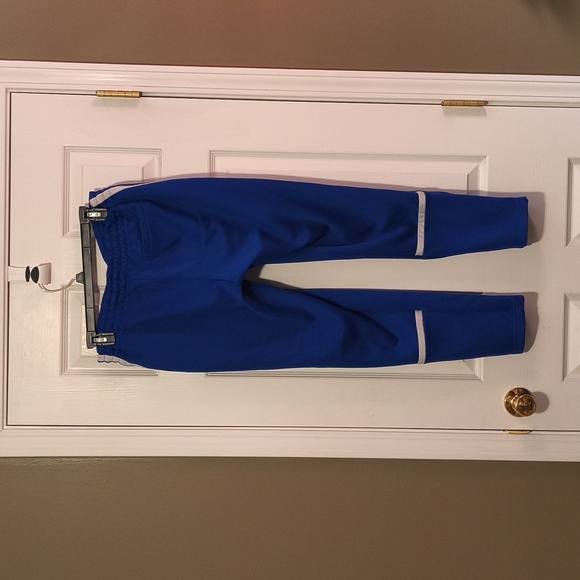 Women's Adidas Workout Pants - Picture 3 of 4